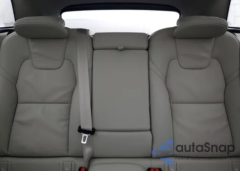 2024 Volvo Xc60 Plus from USA, damaged, VIN YV4H60DL8R1913941